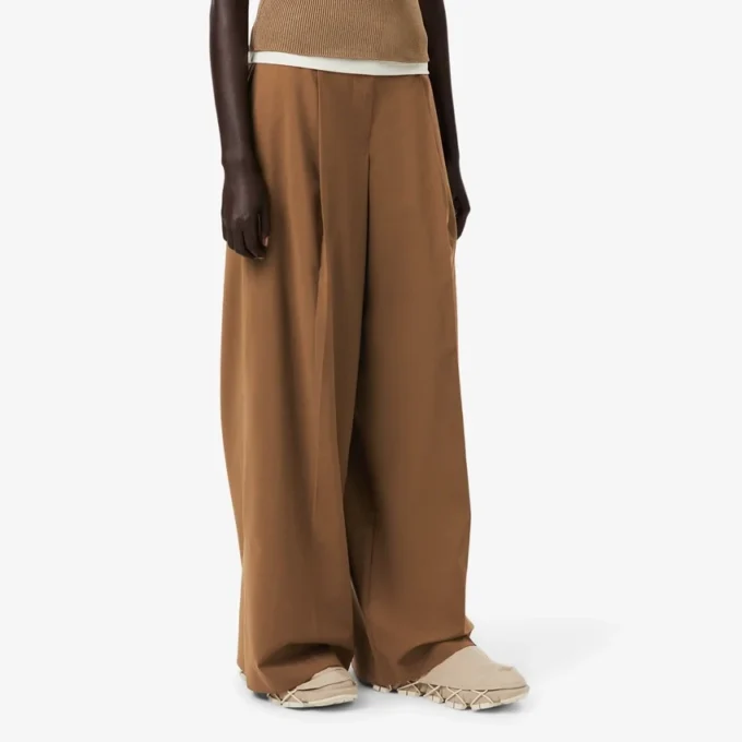 Runway-Hose aus Woll-Blend in weiter Passform Runway-Hose aus Woll-Blend in weiter Passform
