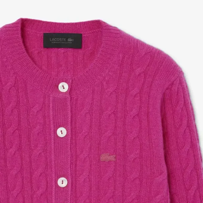 Runway Kaschmir-Strickjacke mit Zopfmuster Runway Kaschmir-Strickjacke mit Zopfmuster