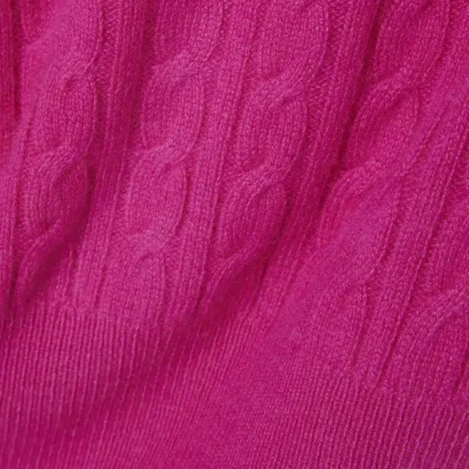 Runway Kaschmir-Strickjacke mit Zopfmuster Runway Kaschmir-Strickjacke mit Zopfmuster