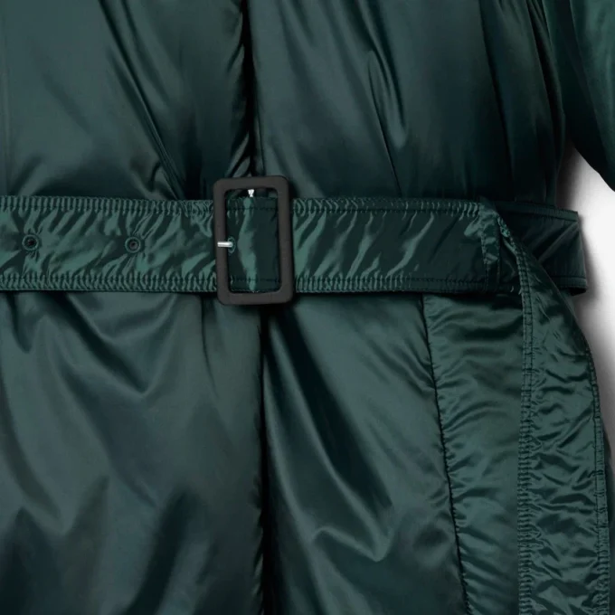 Runway Lange, schillernde Pufferjacke Runway Lange, schillernde Pufferjacke
