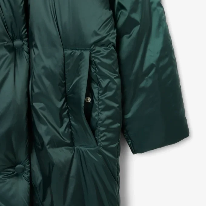 Runway Lange, schillernde Pufferjacke Runway Lange, schillernde Pufferjacke