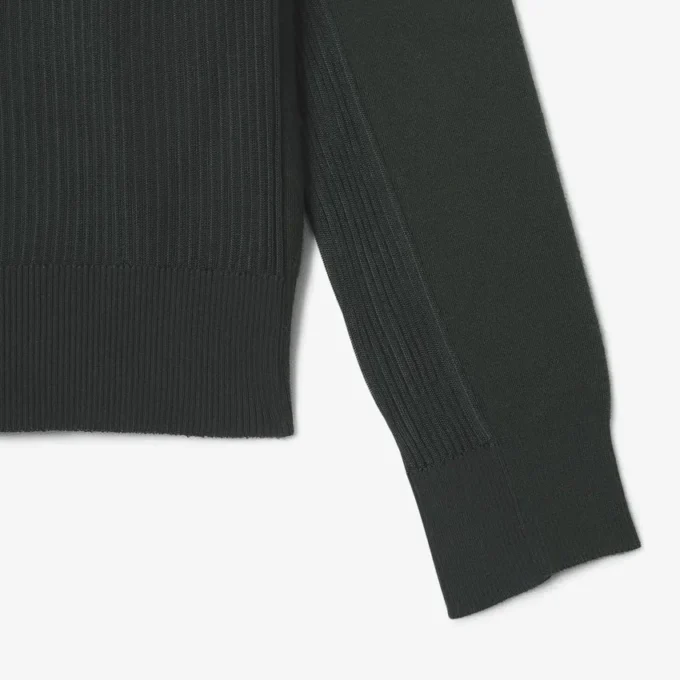 Runway-Pullover aus Wollmischung mit Poloshirt-Kragen Runway-Pullover aus Wollmischung mit Poloshirt-Kragen