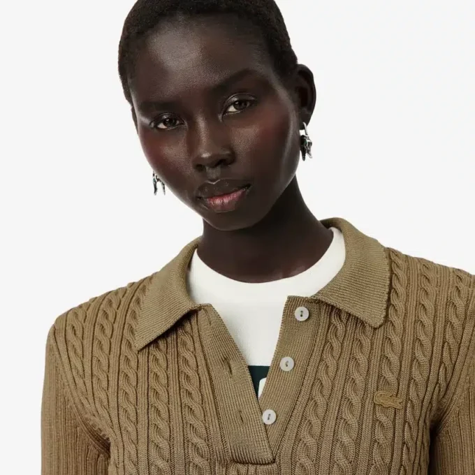 Runway-Pullover mit Zopfmuster und Poloshirt-Kragen Runway-Pullover mit Zopfmuster und Poloshirt-Kragen