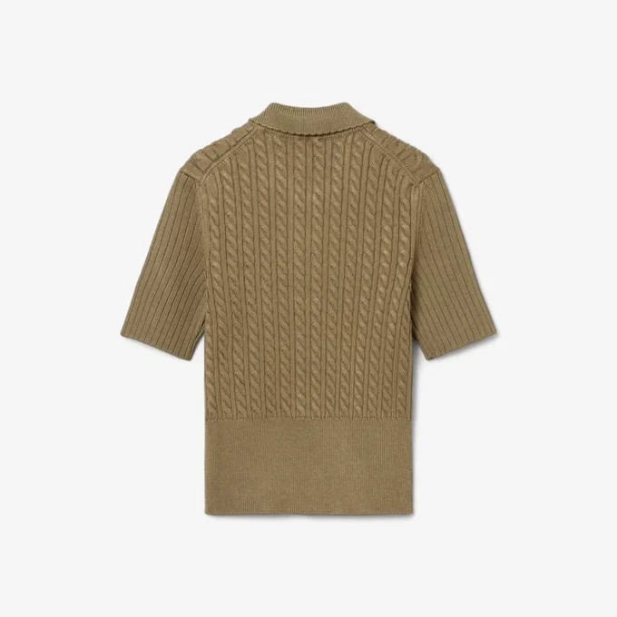 Runway-Pullover mit Zopfmuster und Poloshirt-Kragen Runway-Pullover mit Zopfmuster und Poloshirt-Kragen