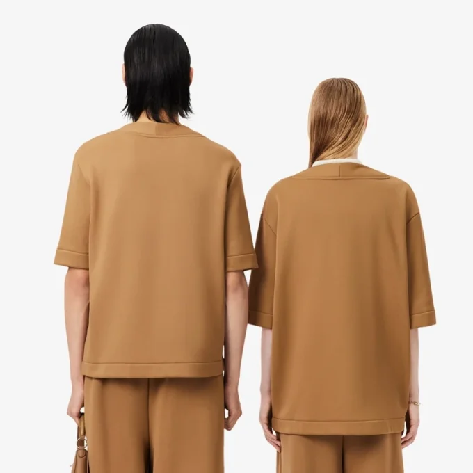 Runway Satin T-Shirt mit Grafik Runway Satin T-Shirt mit Grafik
