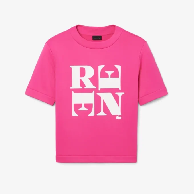 Runway Satin T-Shirt mit Grafik Runway Satin T-Shirt mit Grafik