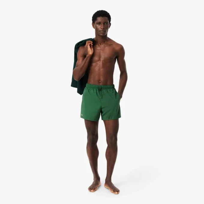 Schnelltrocknende Bademode für Herren in Retroshorts-Form Schnelltrocknende Bademode für Herren in Retroshorts-Form