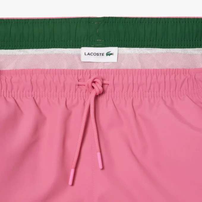 Schnelltrocknende Bademode für Herren in Retroshorts-Form Schnelltrocknende Bademode für Herren in Retroshorts-Form