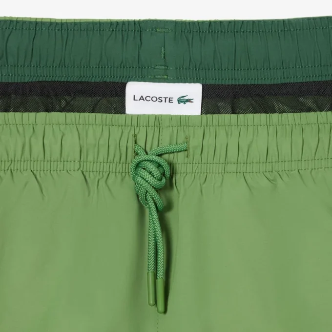 Schnelltrocknende Bademode für Herren in Retroshorts-Form Schnelltrocknende Bademode für Herren in Retroshorts-Form