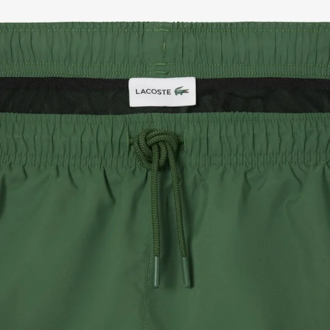 Schnelltrocknende Bademode für Herren in Retroshorts-Form Schnelltrocknende Bademode für Herren in Retroshorts-Form