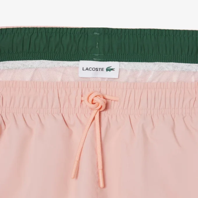 Schnelltrocknende Bademode für Herren in Retroshorts-Form Schnelltrocknende Bademode für Herren in Retroshorts-Form