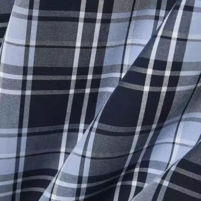 Slim-Fit-Hemd aus Stretch-Popeline mit Gingham-Print Slim-Fit-Hemd aus Stretch-Popeline mit Gingham-Print