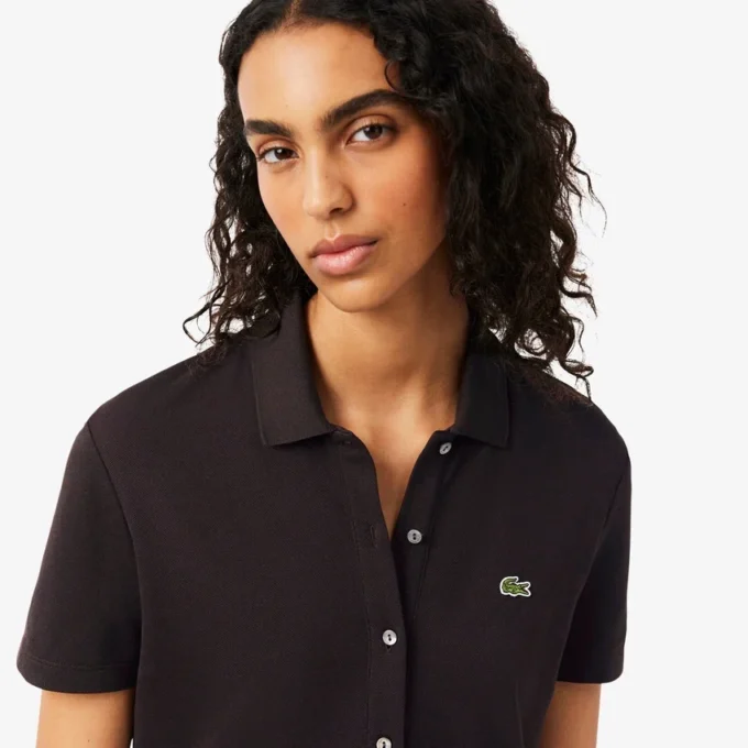 Stretch-Piqué-Poloshirt-Kleid mit Falten Stretch-Piqué-Poloshirt-Kleid mit Falten