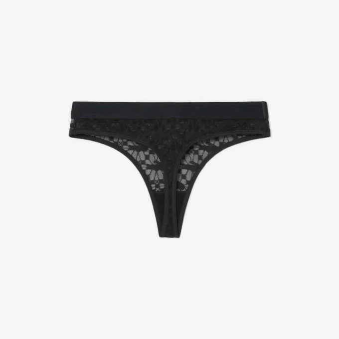 String-Slip mit Logo und Spitzenbesatz String-Slip mit Logo und Spitzenbesatz