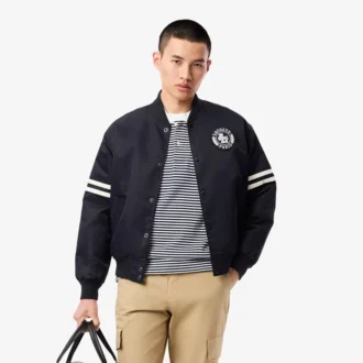 Wasserabweisende Bomberjacke für Herren mit gesticktem Emblem Wasserabweisende Bomberjacke für Herren mit gesticktem Emblem