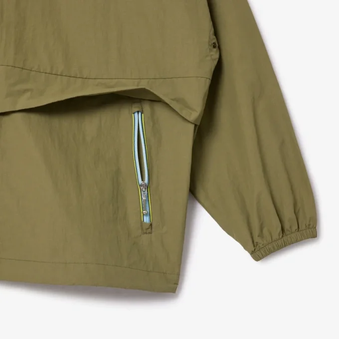 Wasserabweisende Windjacke für Herren mit abnehmbarer Kapuze Wasserabweisende Windjacke für Herren mit abnehmbarer Kapuze