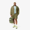 Wasserabweisende Windjacke für Herren mit abnehmbarer Kapuze Wasserabweisende Windjacke für Herren mit abnehmbarer Kapuze